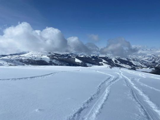 可可托海国际滑雪度假区5日4晚私家团