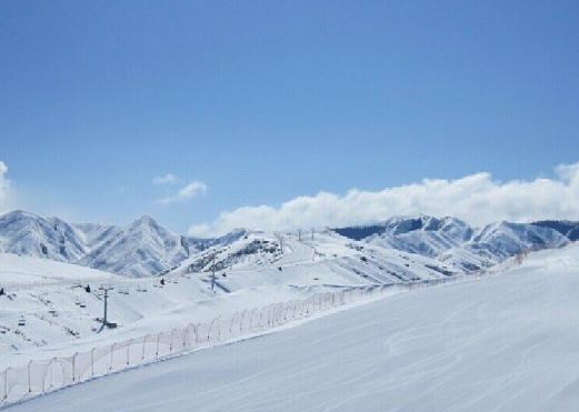 天山天池国际滑雪场